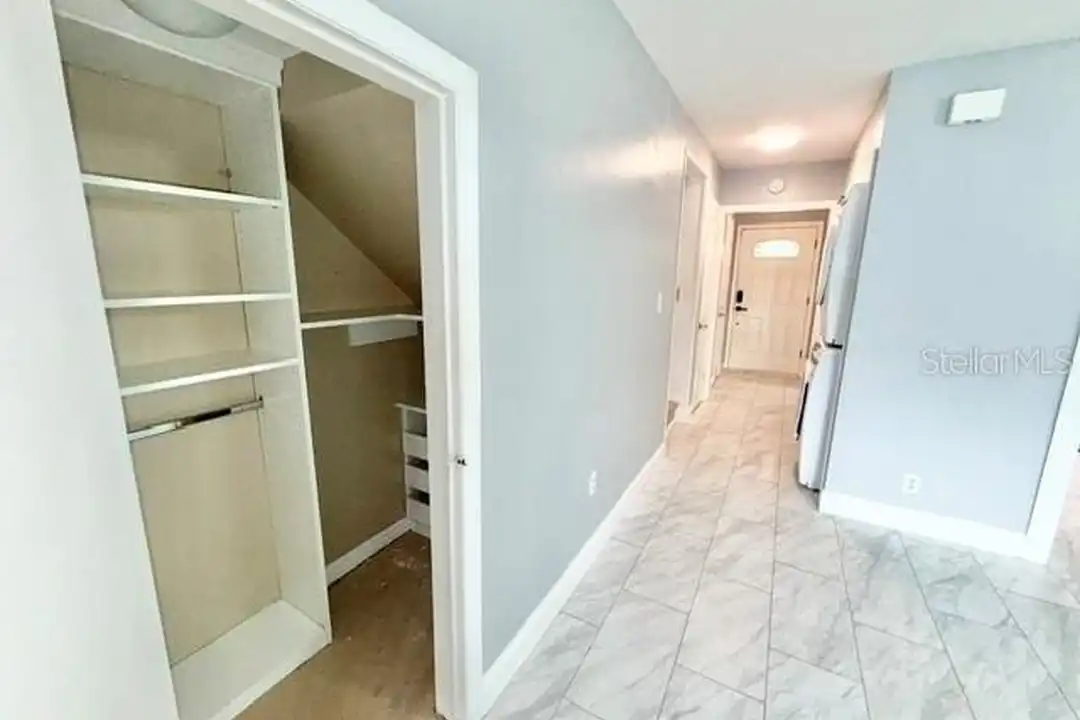 1355 Villa Ln - More