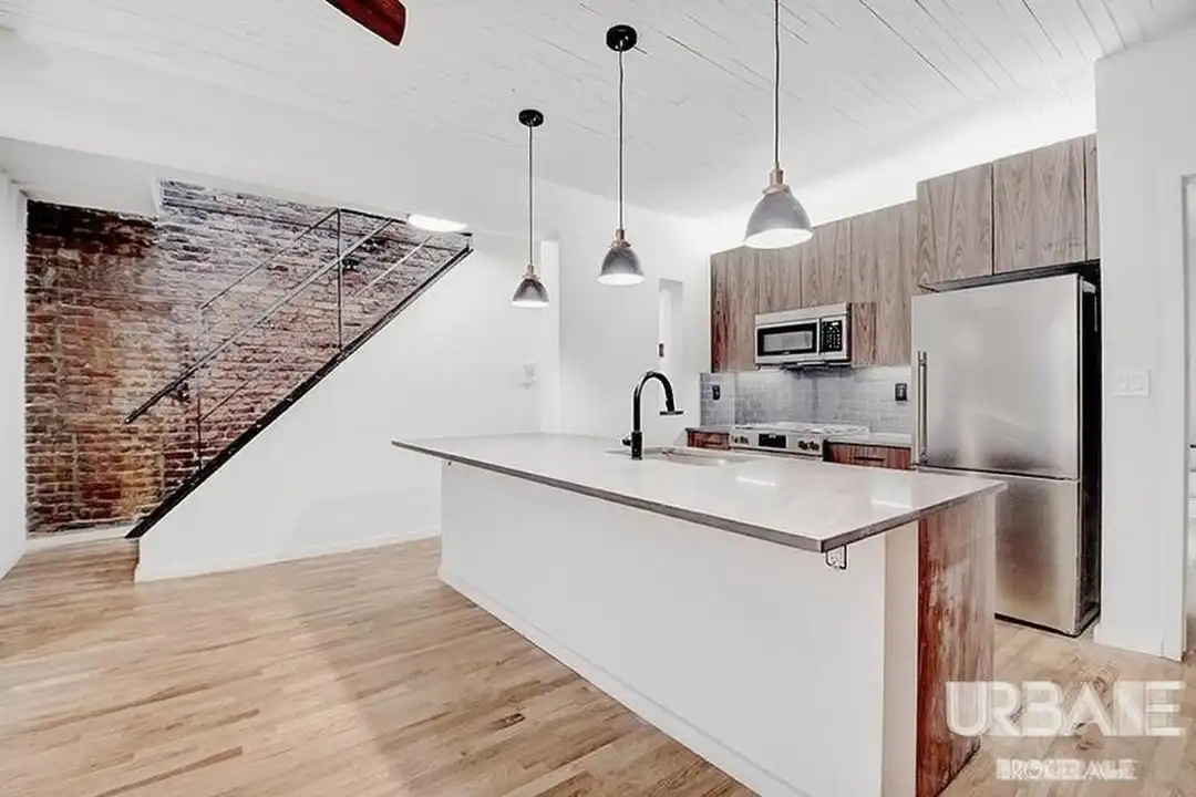 90 E 10th St unit 1 – pohled 4