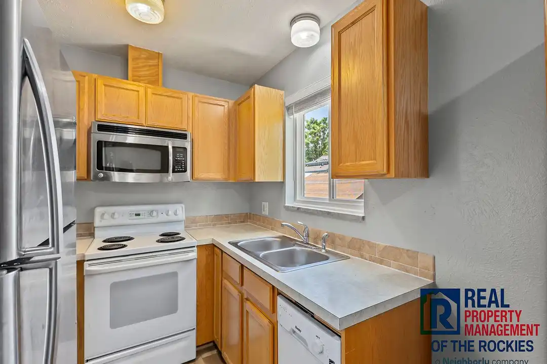 301 Peterson St unit 204 - View 6