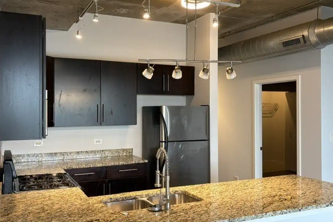 1610 W Fullerton Ave #409 – pohled 3