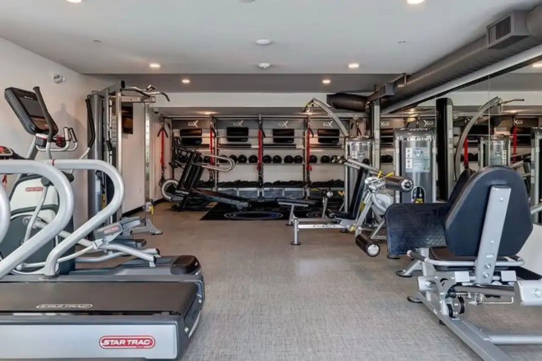 525 N Wilton Pl unit 409 - View 4