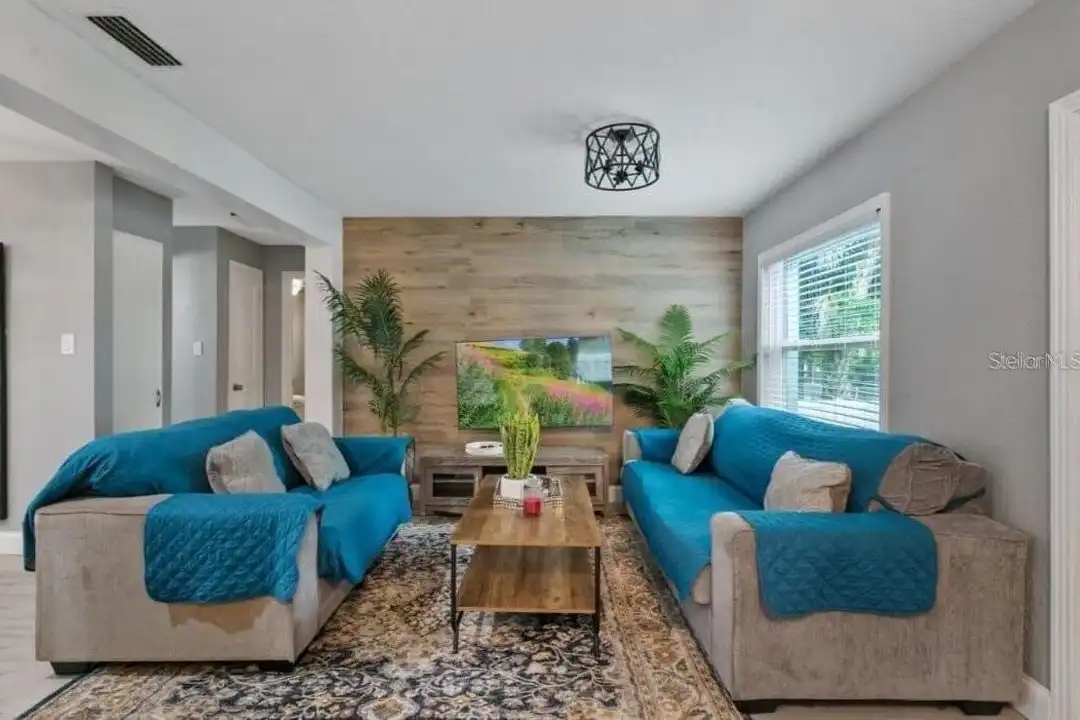 2911 E 97th Ave - View 5