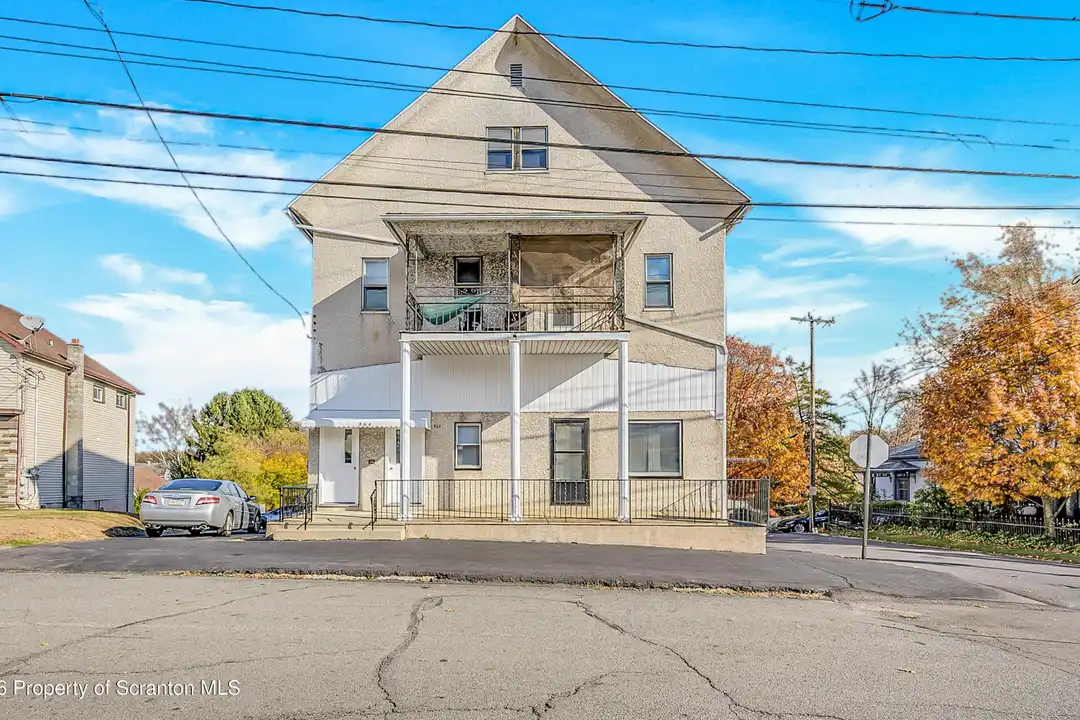 864 S Main St #3 – photo 1 of 20