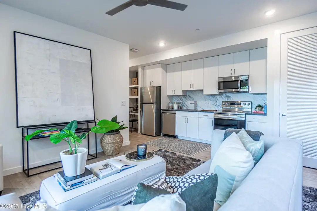1102 Castle St #202 - View 3