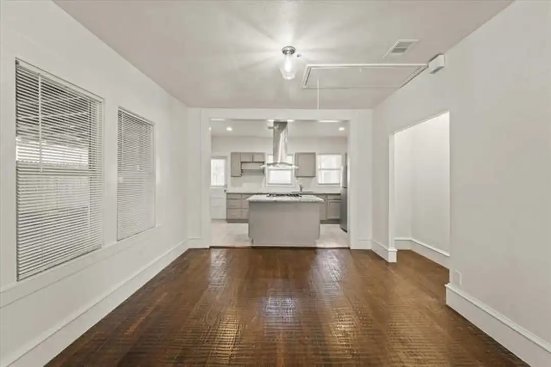929 S Rosemont Ave unit 927 & 929 - More