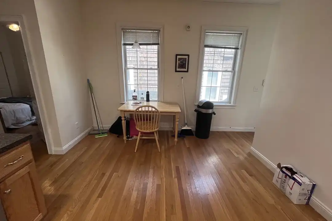 Apartment in South Boston, Dorchester Heights - View 5