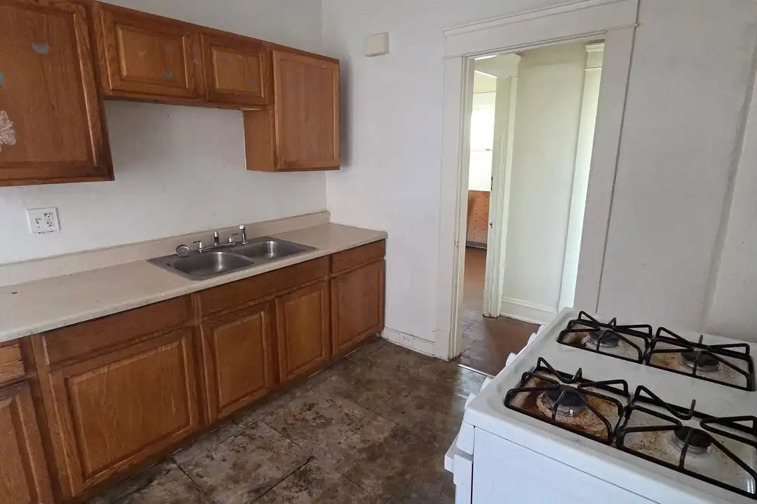 11807 Honeydale Ave unit 2 – pohled 4