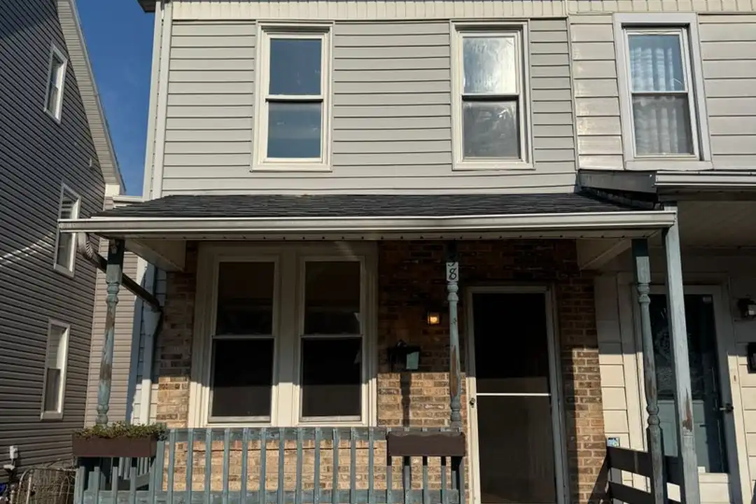 638 N Franklin St – photo 1