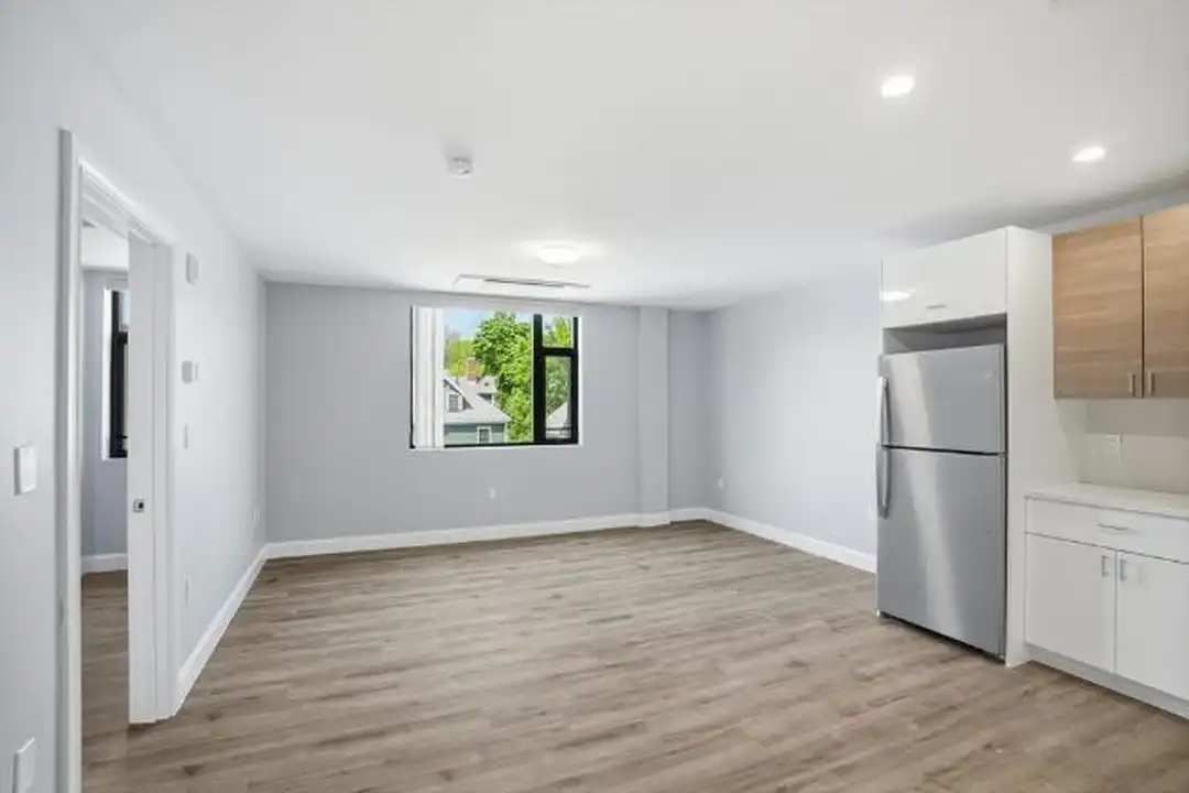 632 Centre St - View 2