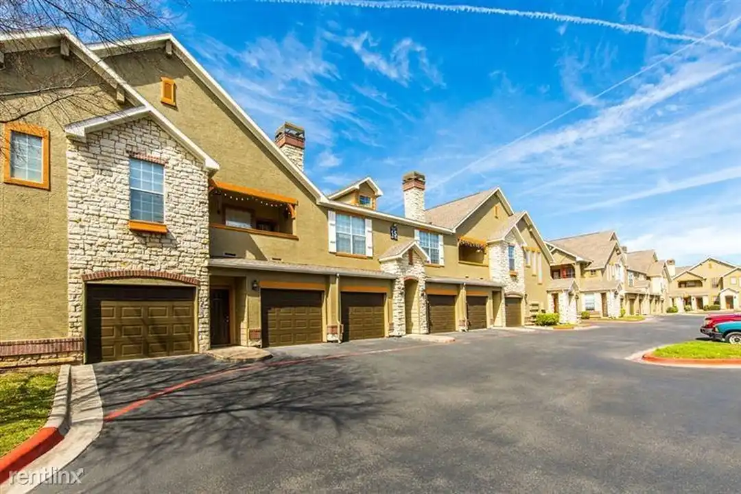 902 Cushing Dr unit 224 - View 4
