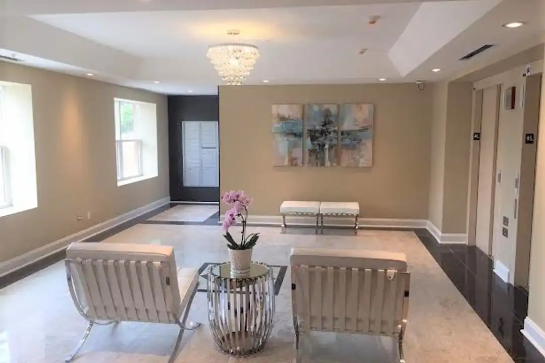 301 McKinley Ave unit 307 – photo 1 of 7