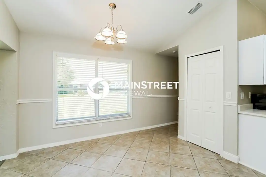 2221 NE 3rd St - View 5