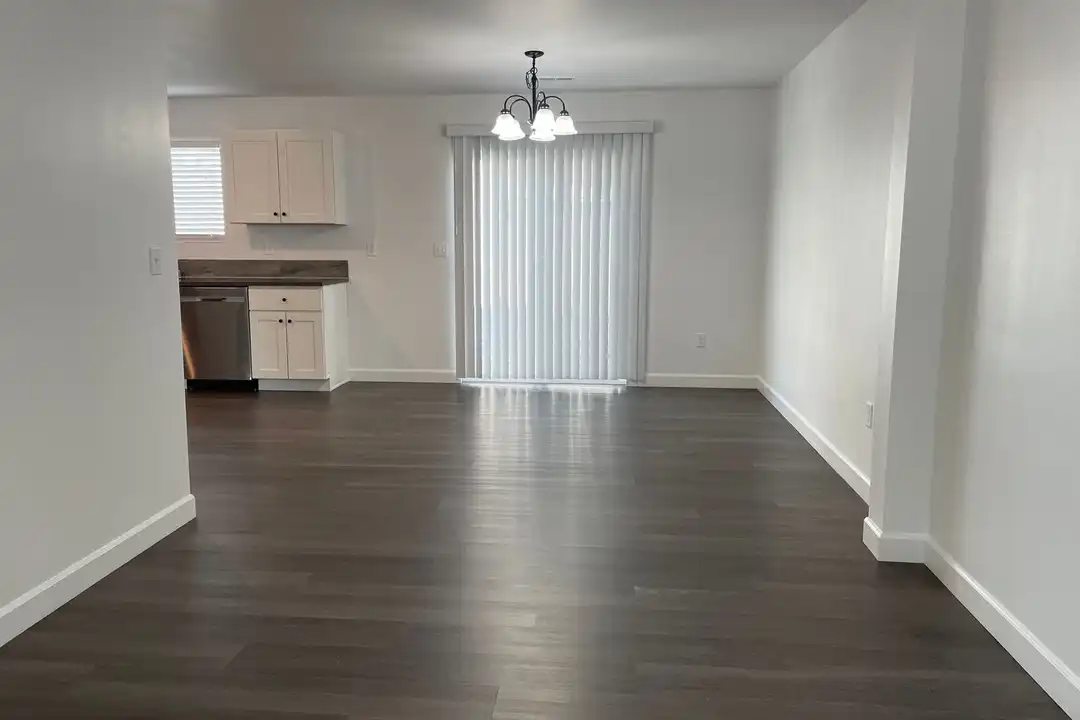 713 3rd Ave NE unit #5 - View 2