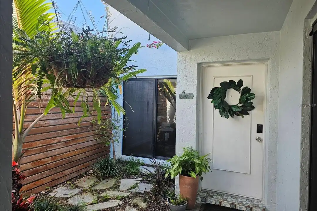 6147 43rd St W - View 2