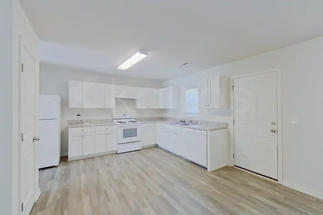 137 Shamrock Dr SW - View 5