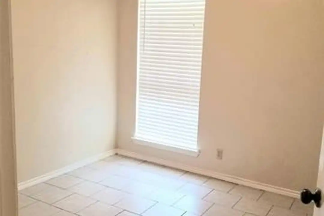 407 Gatewood Rd unit 407 - More