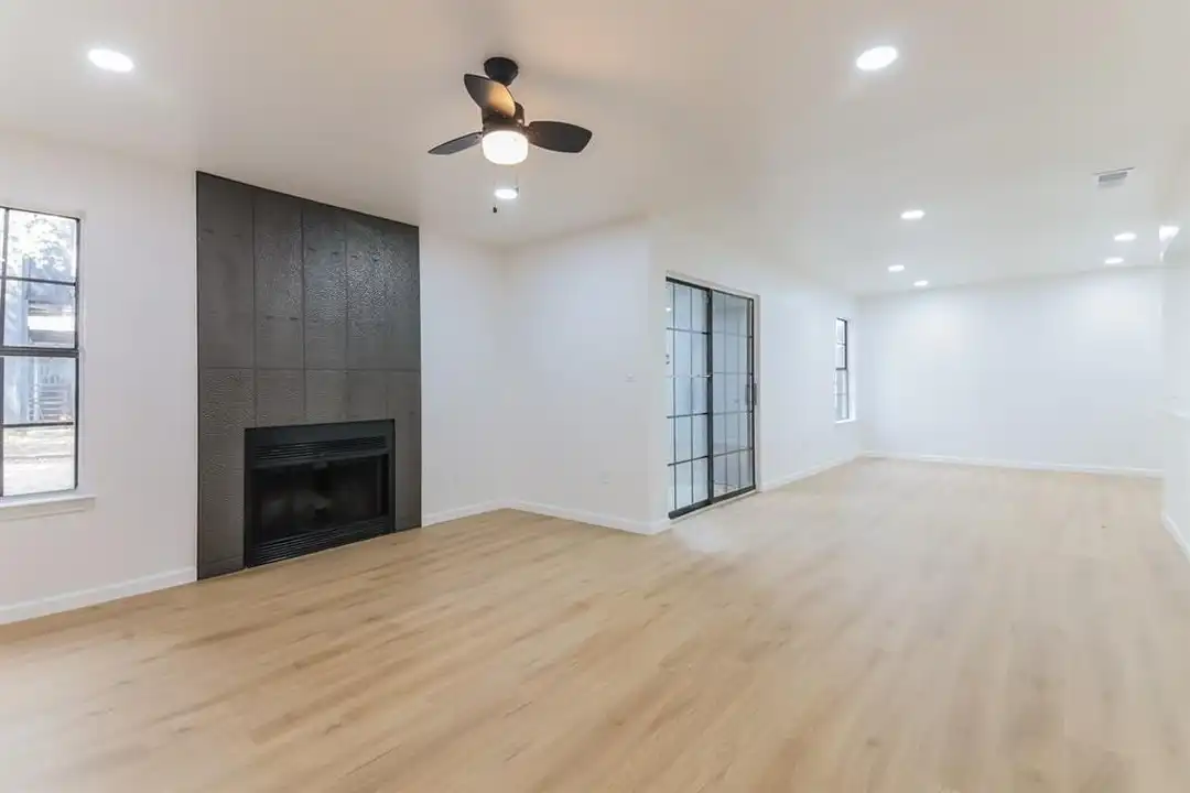 Apartment in Dallas - View 5