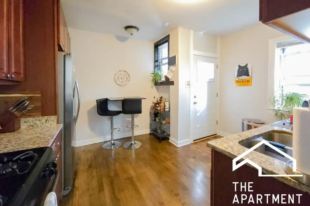 1827 W Winona St unit 2 - View 2