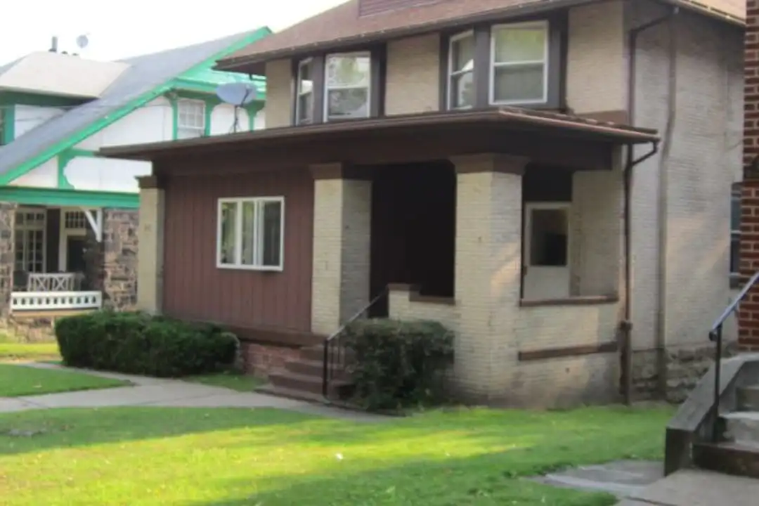 2421 Beechwood Blvd unit 2421D – photo 1