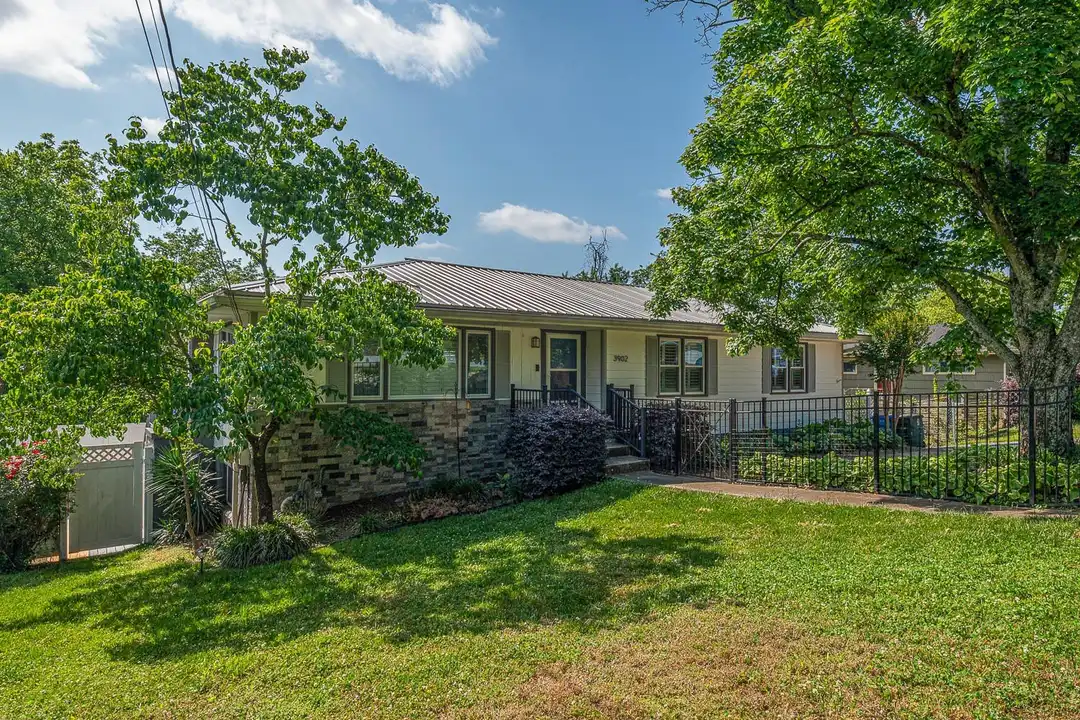3902 Laird Ln – photo 1