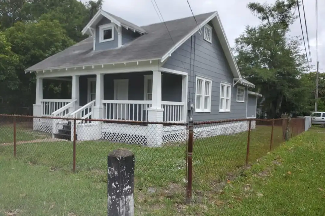 664 Escambia St – pohled 2
