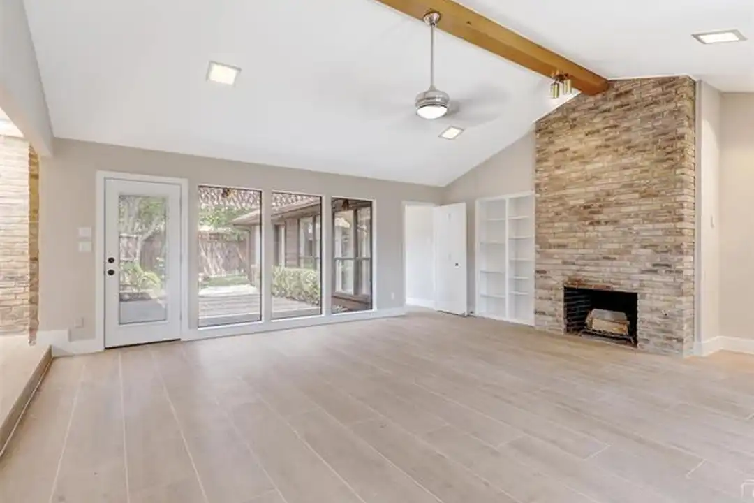 6915 Clearhaven Dr - View 4