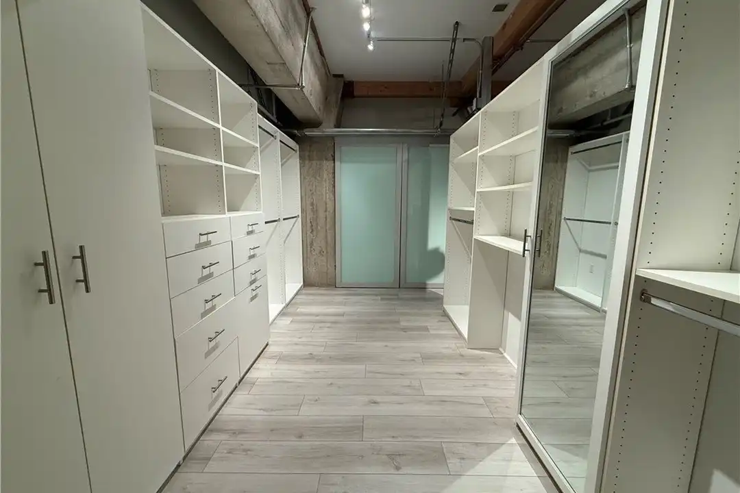 Apartment in Los Angeles, Arts District, Downtown - View 4