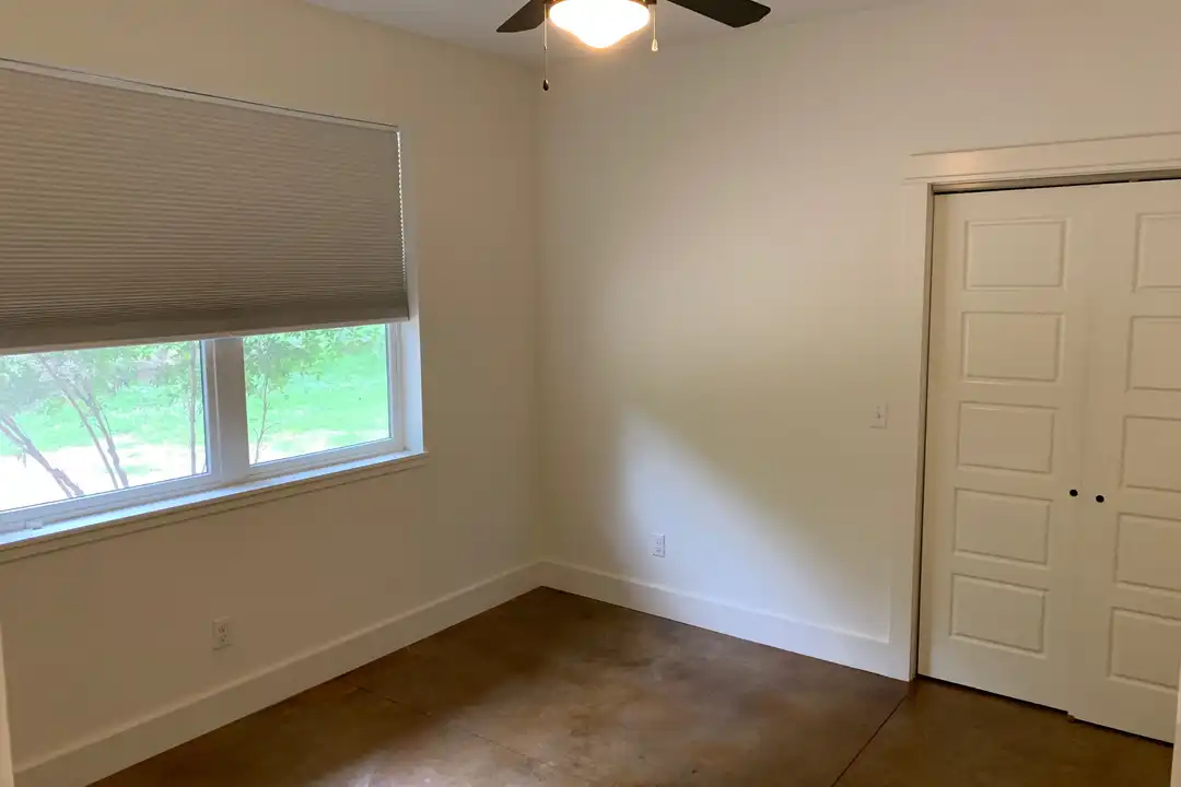 420 S Church Ave - More