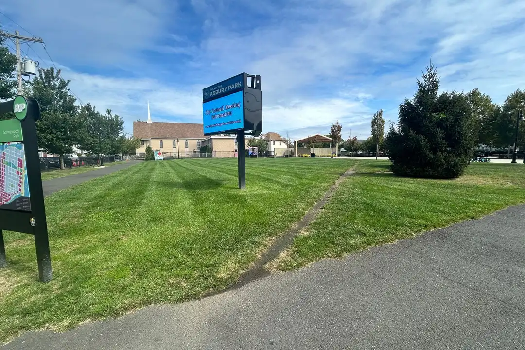 1409 Mattison Ave - View 3