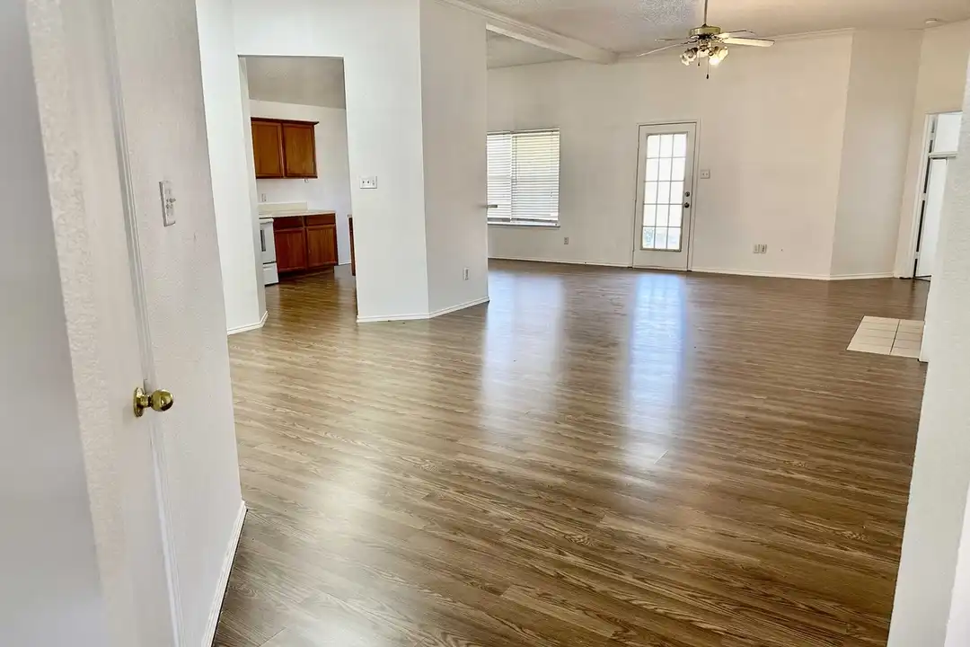 209 Rock Hill Dr - View 3