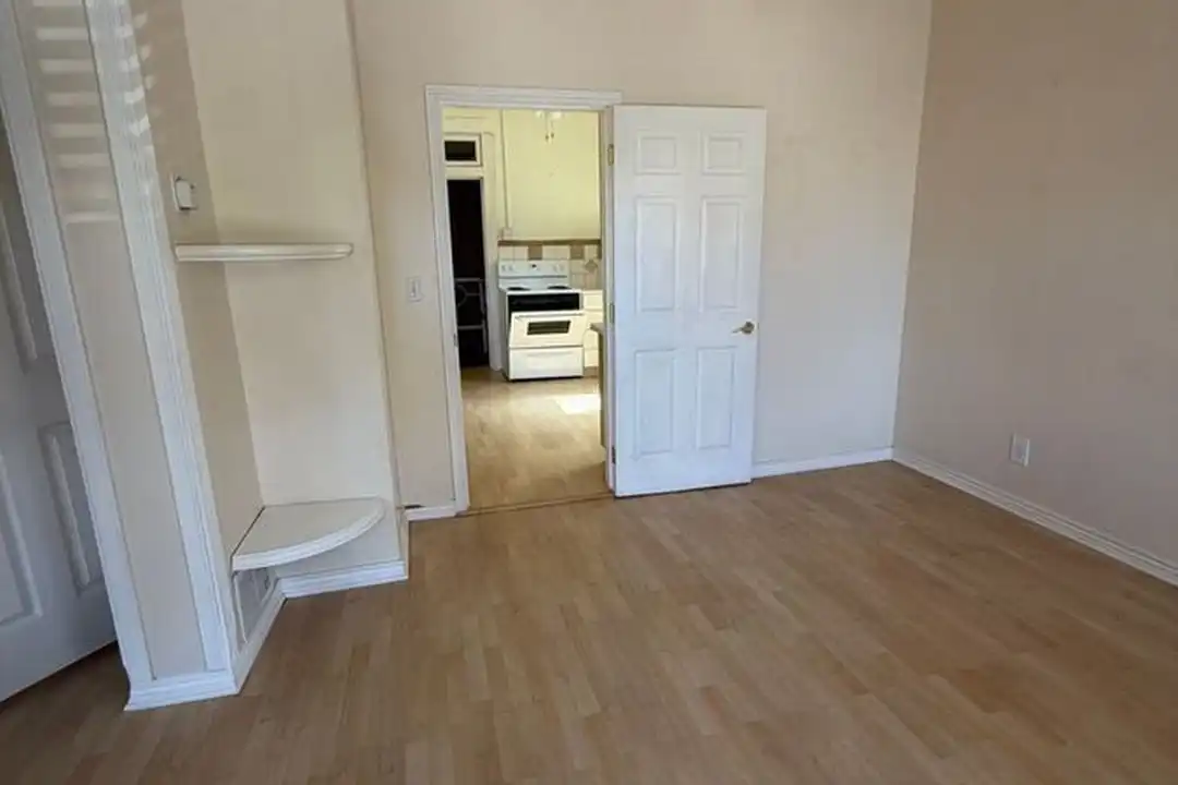625 Wilmington Ave - View 5