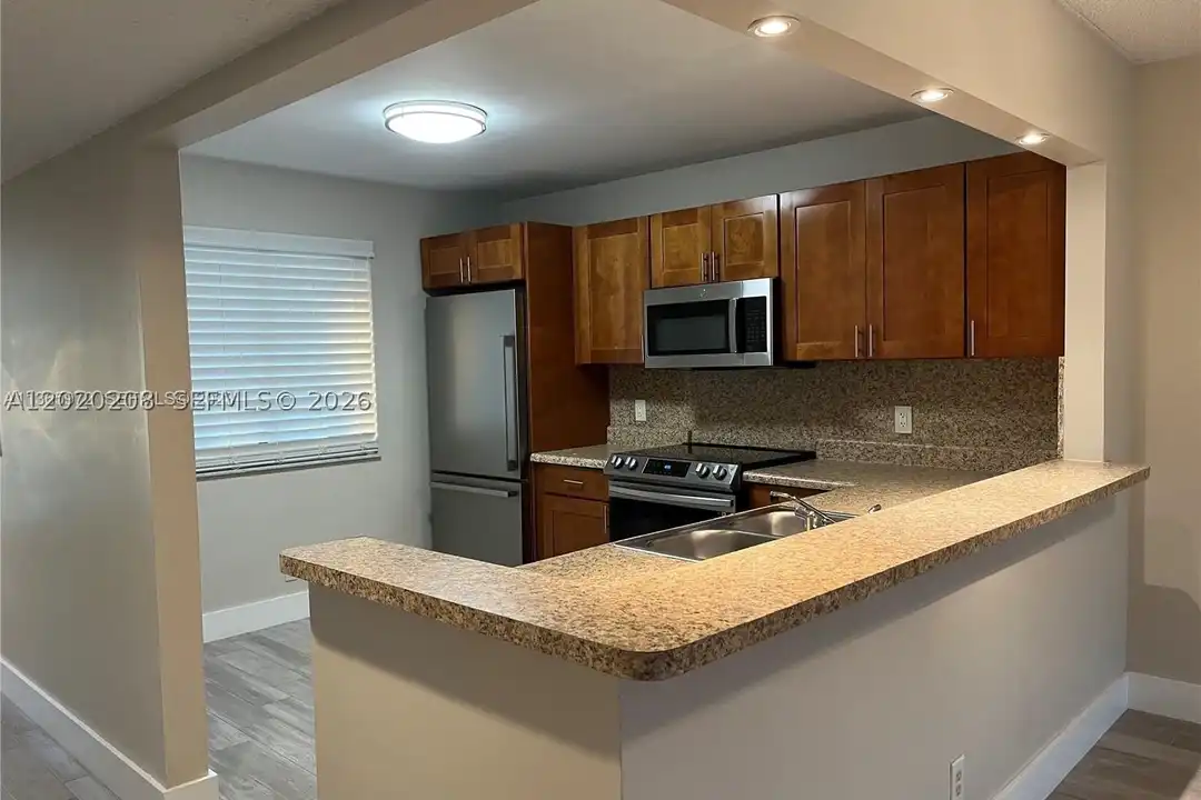436 Lakeview Dr #203 - View 2