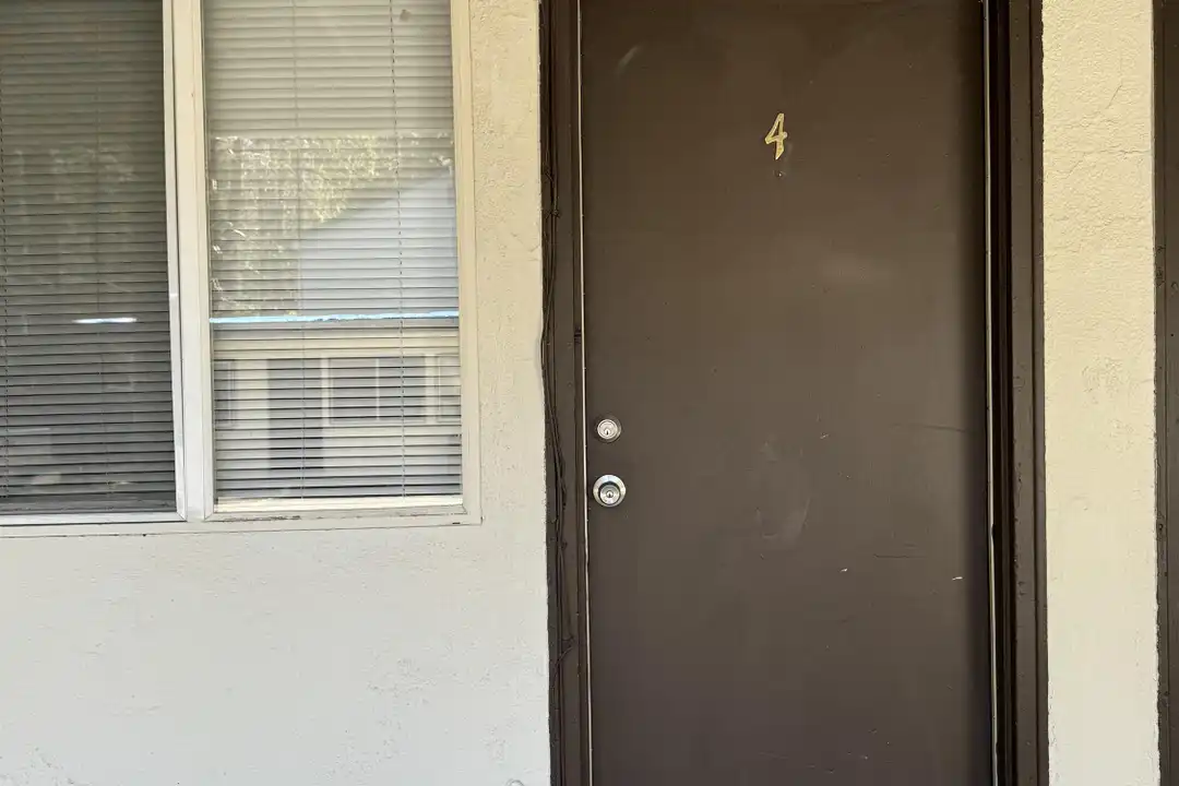 1032 Glenwood Way unit 4 - View 2