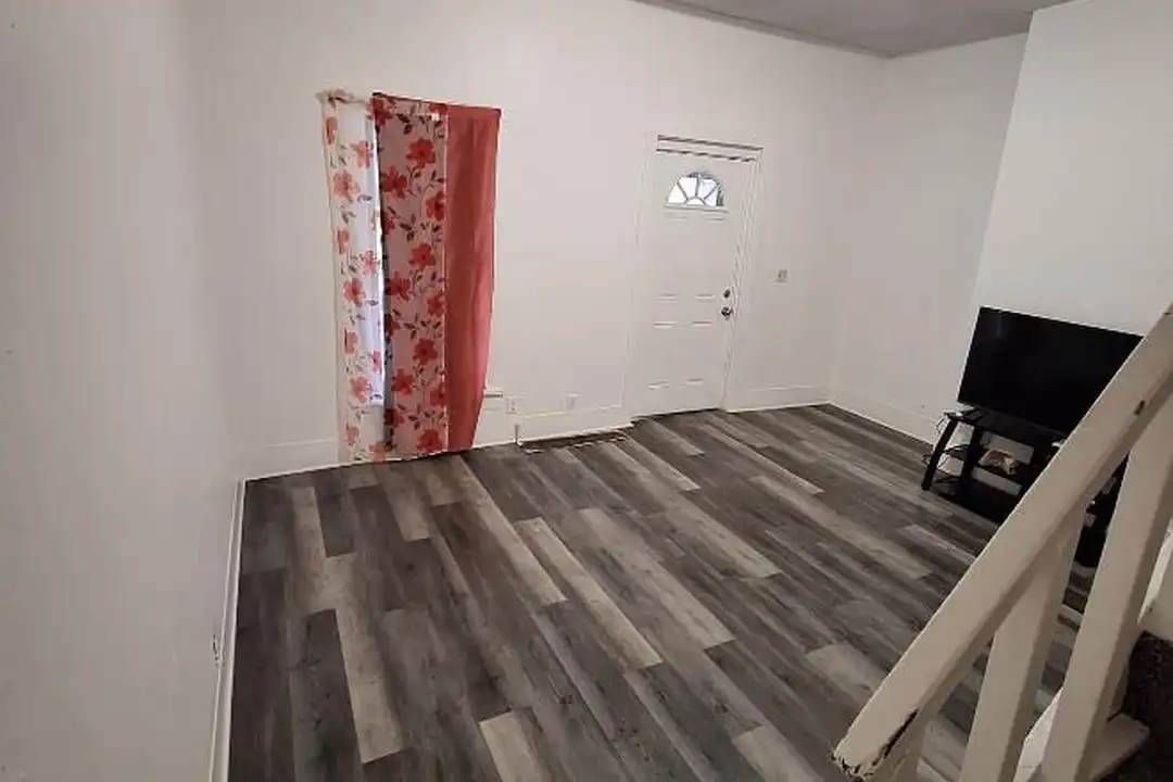 516 Scott St – photo 1