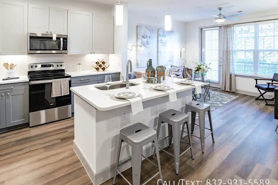 10820 Greenhouse Rd - View 2