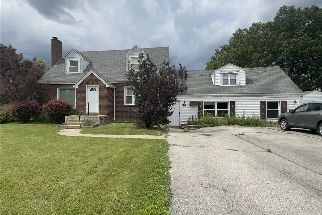 1320 W Montrose St unit 3 – photo 1