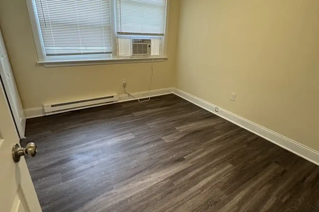 408 S West St - View 4