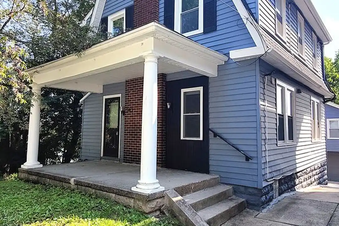 542 N Fairmount St – photo 1