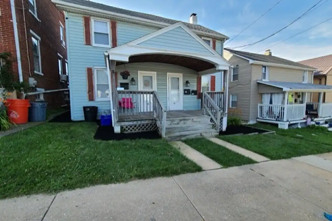 19 E Lancaster St – photo 1 of 16