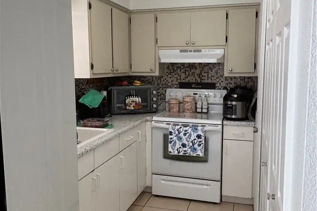 1342 SE 2nd Ave #2 - View 6
