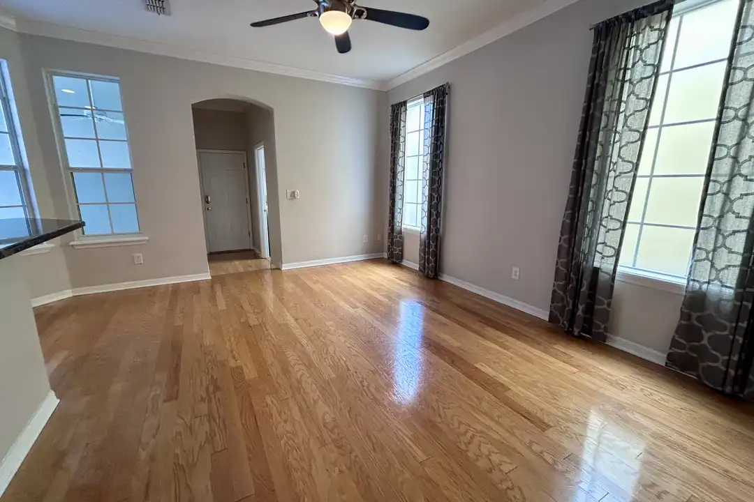 2135 Ridgewood St - View 4