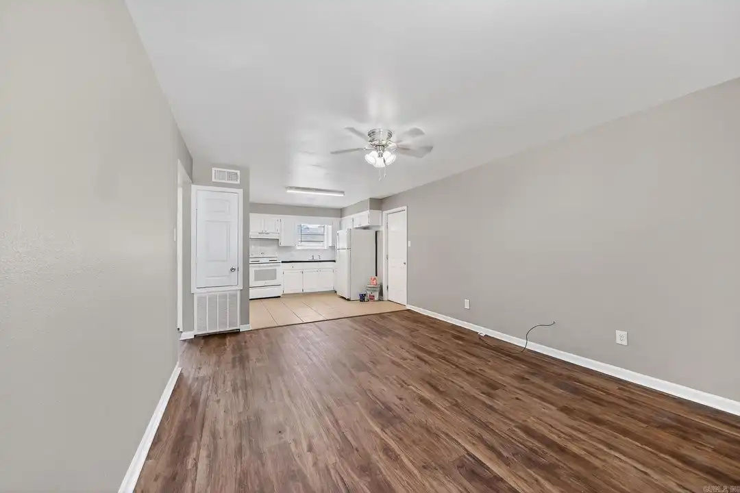 118 N Park St #B - View 4