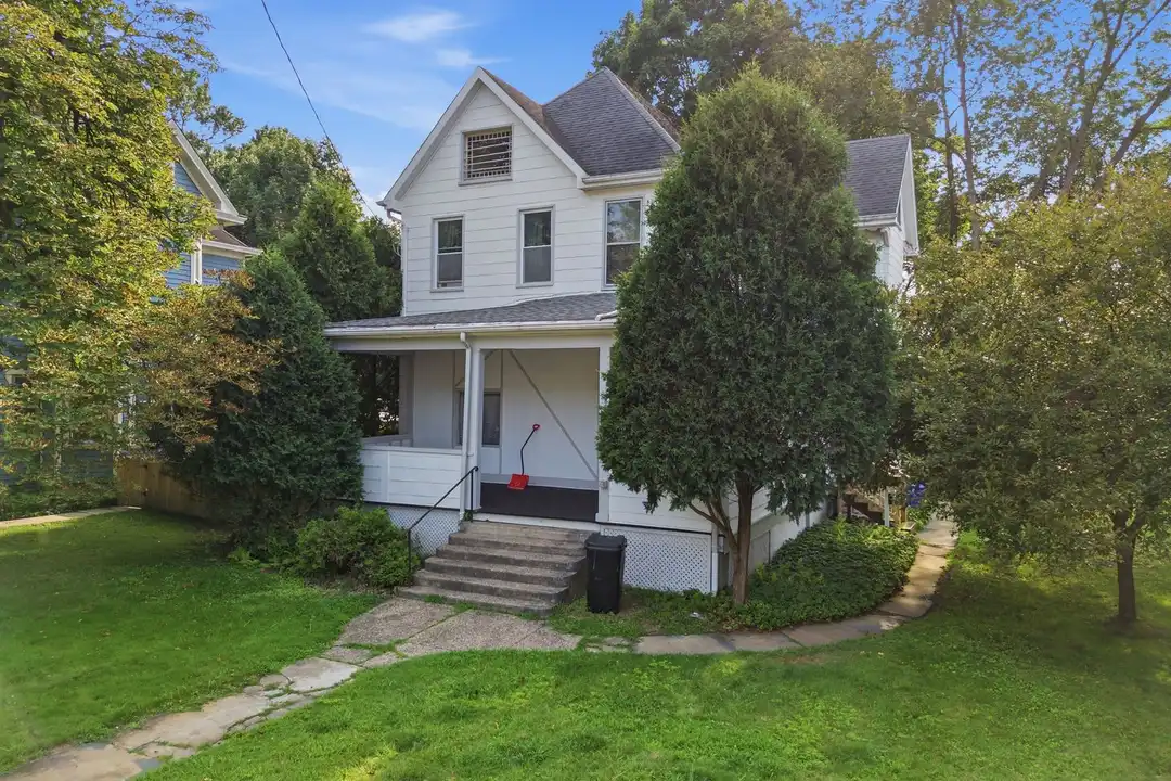 67 Oregon Ave unit Unit 2 – photo 1 of 22