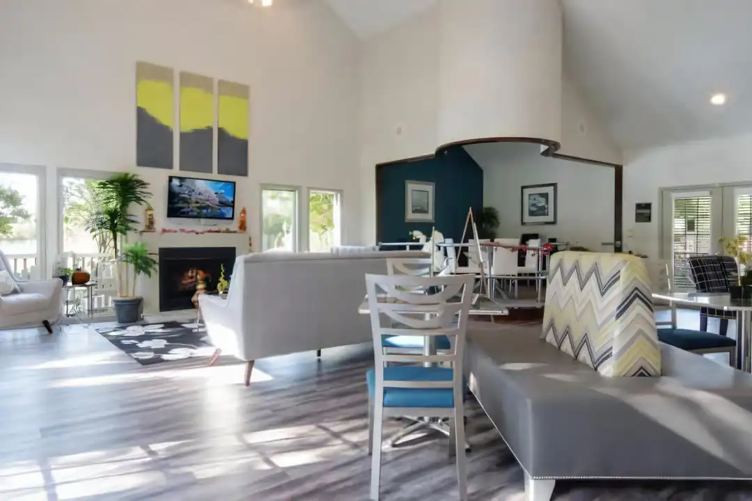 10121 Windmill Lakes Blvd unit # 209 – pohled 4