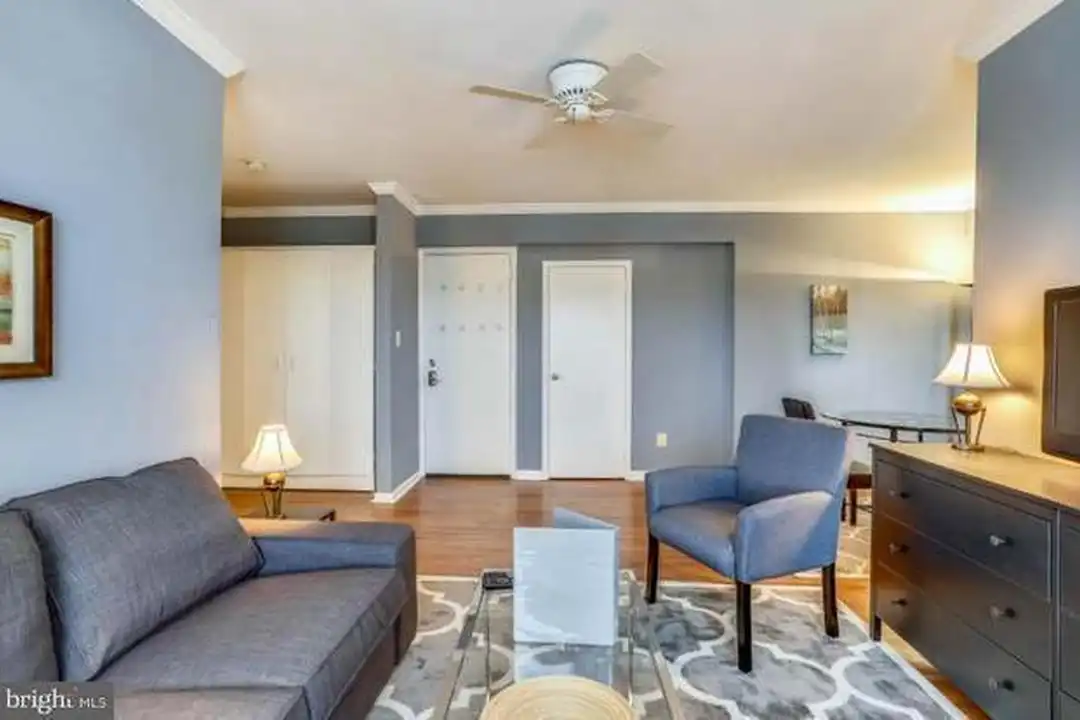 Apartment in Washington, Dupont Circle - View 2
