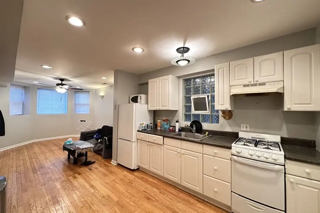 1321 N Claremont Ave unit 6H - View 4