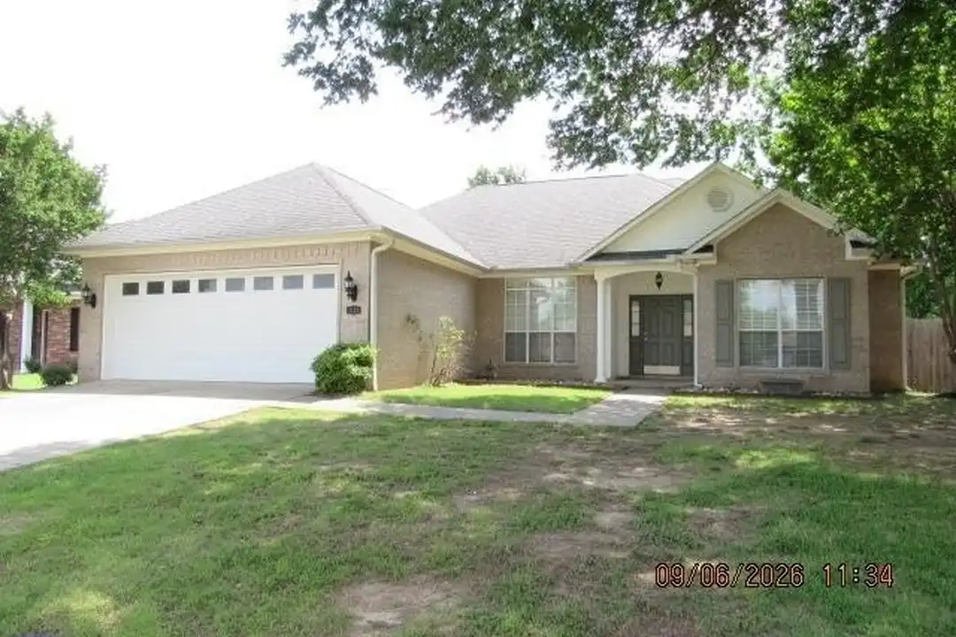 1130 Trillium Dr - View 2