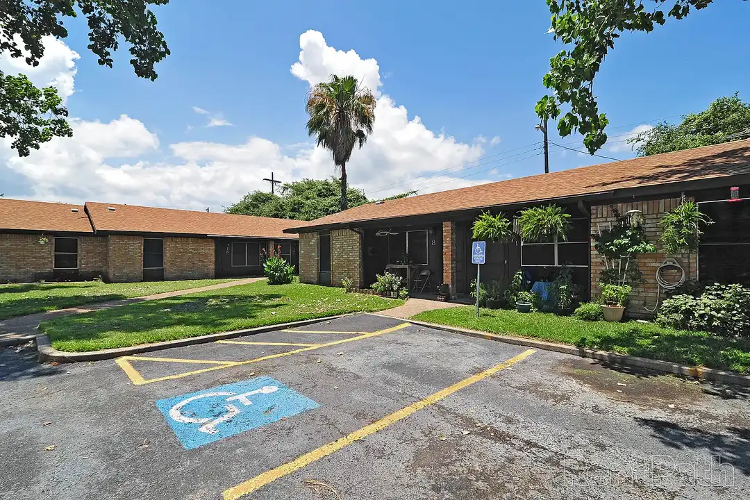 Windwood Apartments – photo 1 of 25