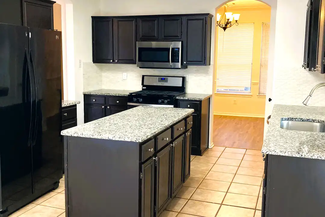 2078 Belvedere Dr - More