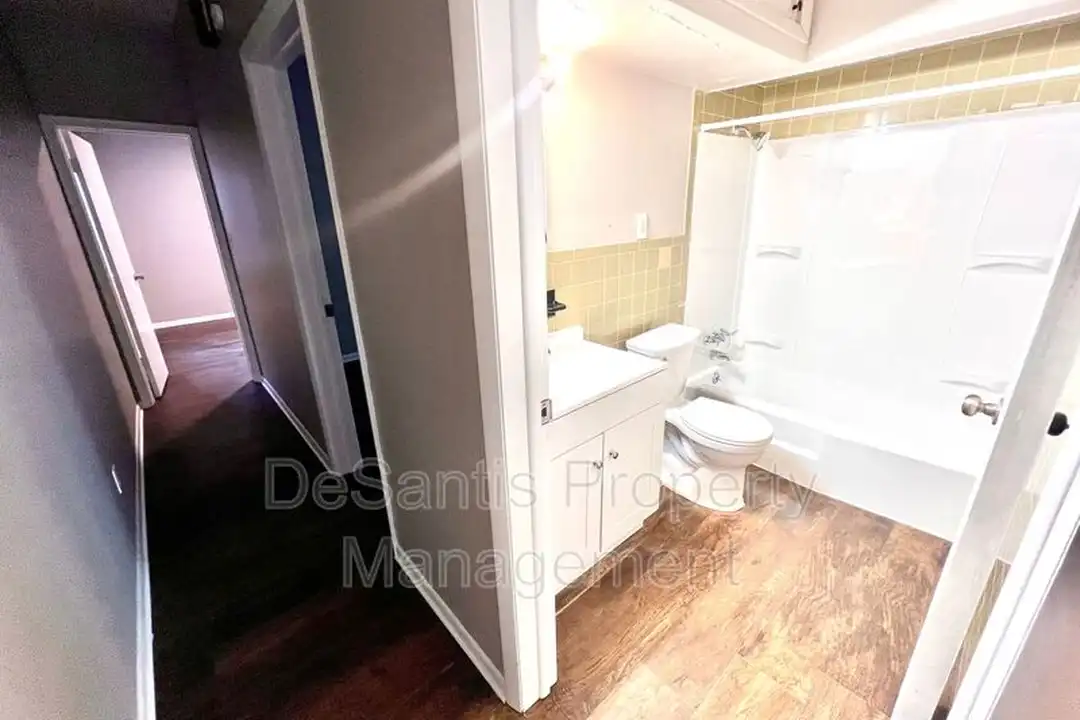 542 5th Ave unit 1 - More